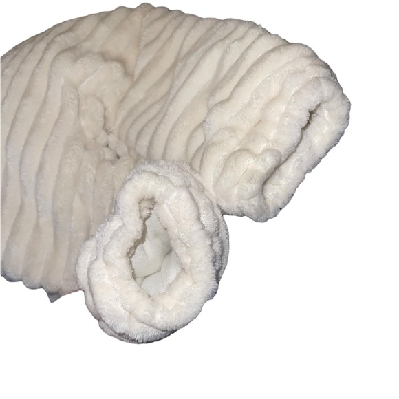 Koala Baby Fluffy Unicorn onesie 9-12 mo - Picture 2 of 8